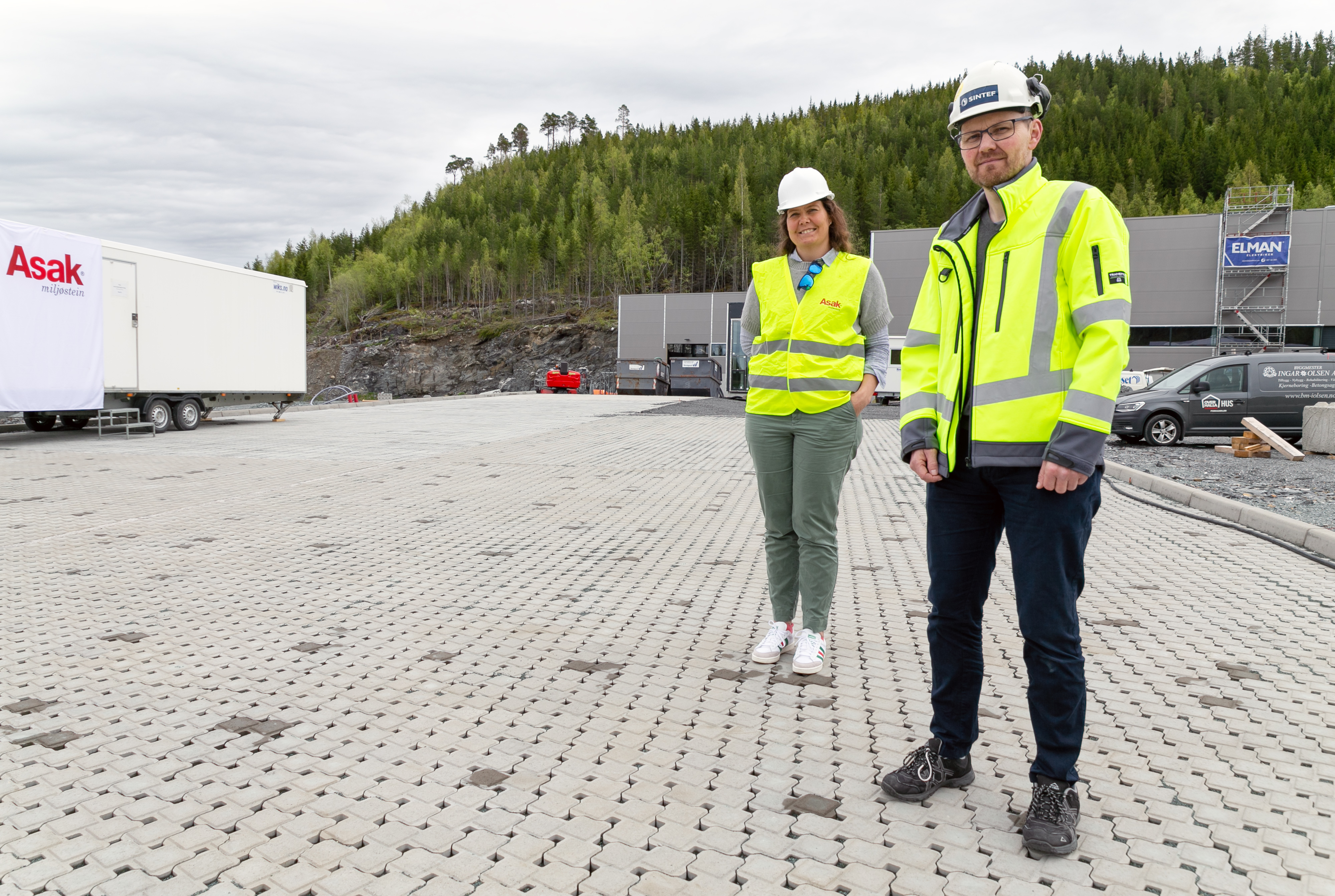 Forskerne Tone Muthana og Edvard Sivertsen