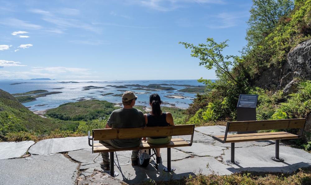 Utsiktsplass på vestsiden av hullet_foto Nasjonale turistveger