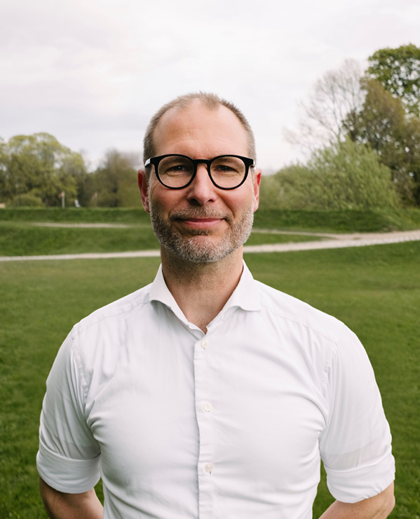 FREDRIK HOLTH (1)