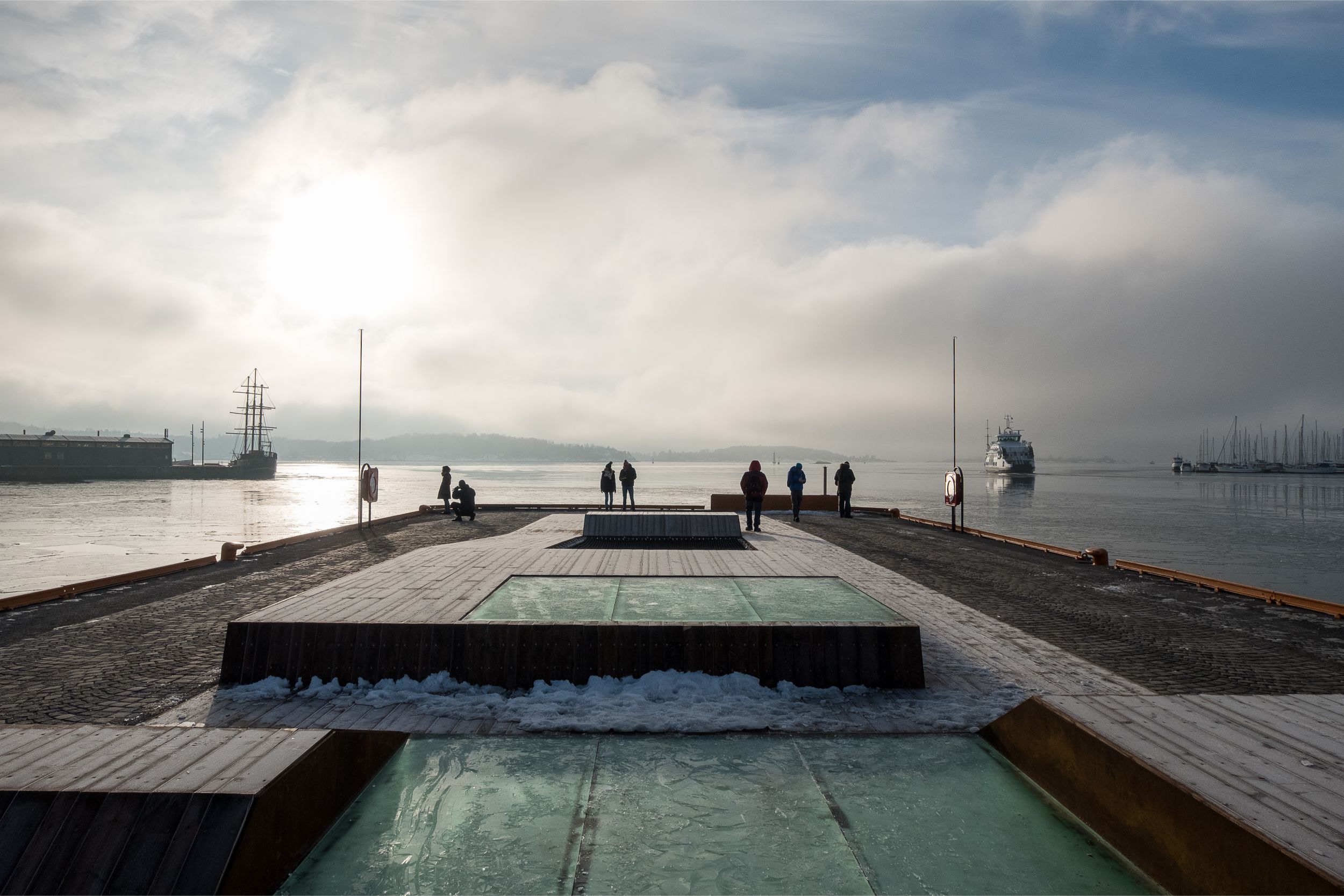 TLauluten__rÃ¥dhusbrygge sikt ut